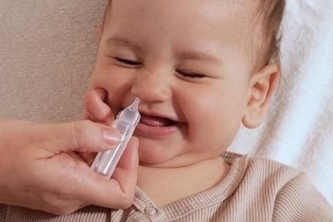 bebeklerde-burun-tikanikligi-ve-burun-aspirasyonu